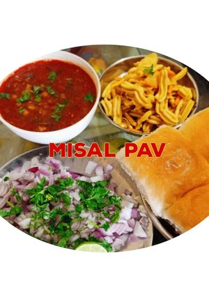 A picture of Misal pav.