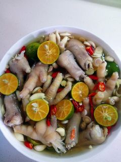 Hình của món Chân gà sả tắc.