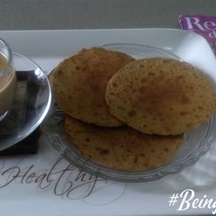 Mini golpapdi khakhras A picture of Mini golpapdi khakhras.
