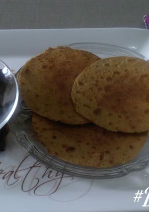 A picture of Mini golpapdi khakhras.