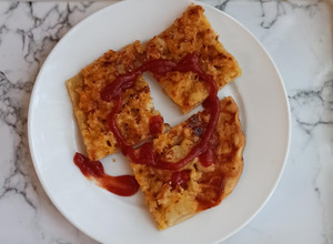 Фото 🍕 пицца на дрожжевом тесте (фарш куриный + ананас).