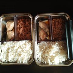 A picture of Left over stew egg sauce and rice with chicken.