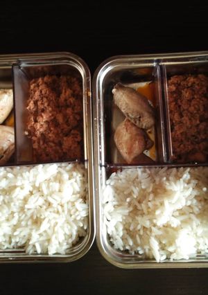 A picture of Left over stew egg sauce and rice with chicken.