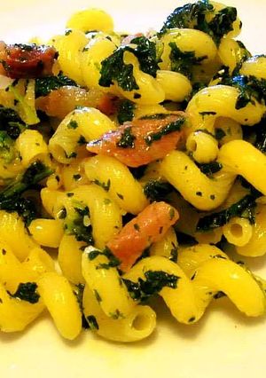 Foto di Fusilli con Cavolo Nero e Guanciale Croccante