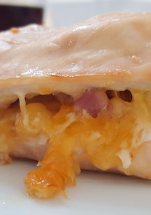Una foto de Pechuga rellena de queso y bacon