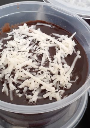 Foto resep Bolu Kukus Chocolatos dengan saus cokelat