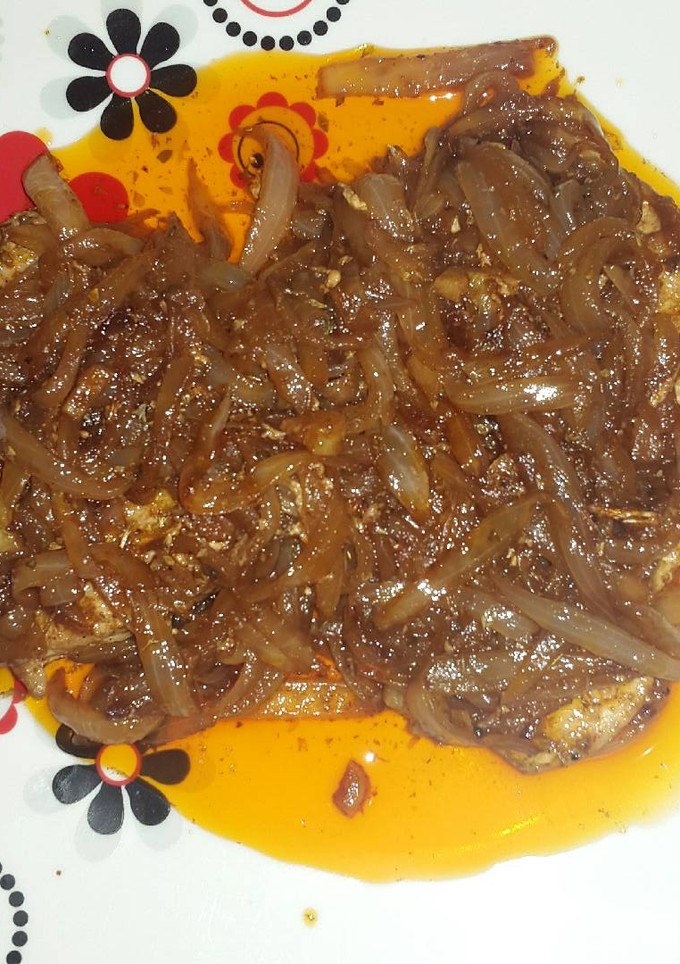 Una foto de Atún encebollado en soja