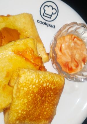 A picture of Chicken cheese crêpes.