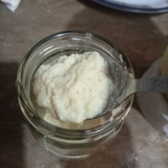 A picture of Adrak ka paste.
