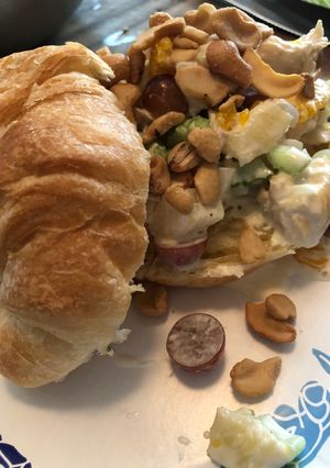 A picture of Chicken Salad with Cashews.