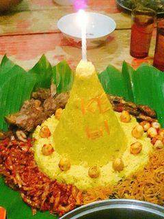 Foto resep Nasi kuning (tumpeng) enak dan simple 😍😙