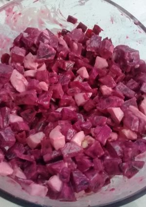 A picture of Beetroot with boiled egg.