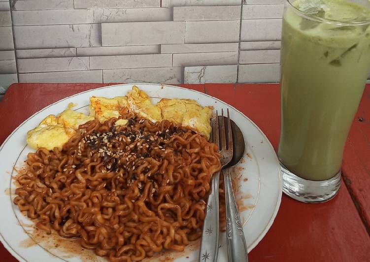 Bagaimana Membuat Samyang pedass, Enak Banget