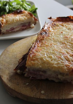 Une photo de Croque-cake au jambon et fromage