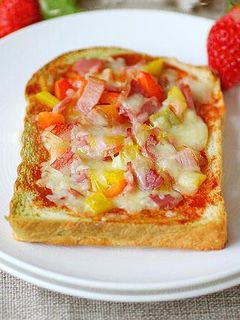Hình của món Bánh mì pizza.