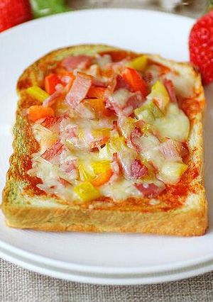 Hình của món Bánh mì pizza.
