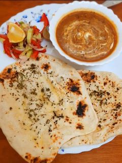 दाल मखनी और नान (dal makhani aur naan recipe in Hindi) रेसिपी मुख्य फोटो