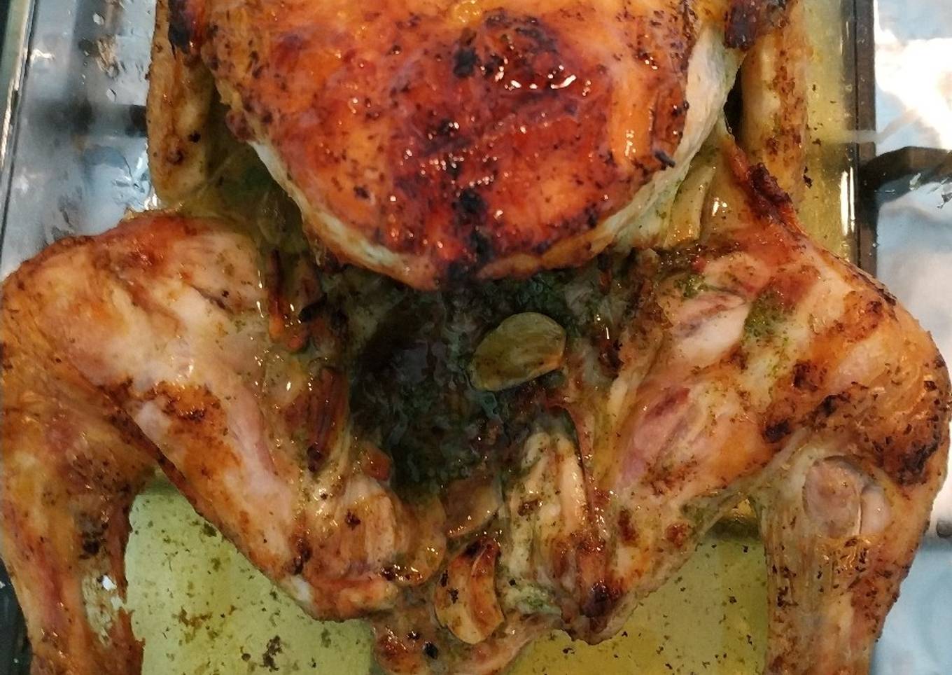 Pollo con salsa verde de ajo y perejil