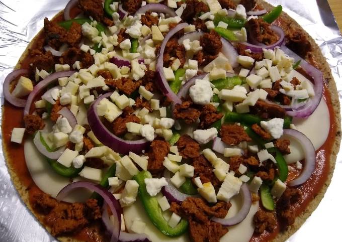 Steps to Prepare Perfect Vegetarian Chorizo Pizza