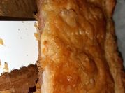 Una foto di pizza con pasta sfoglia