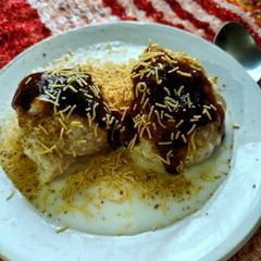 A picture of Dahi Vada.