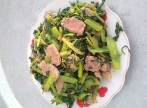 Hình của món Thịt bò xào cải cay.