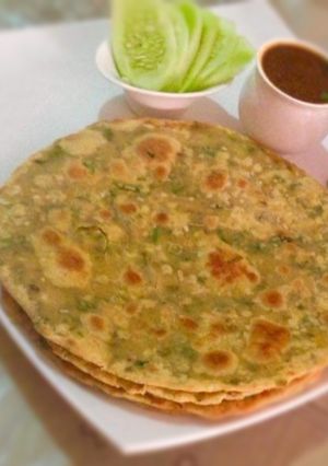 A picture of Besan ki Roti / Paratha.