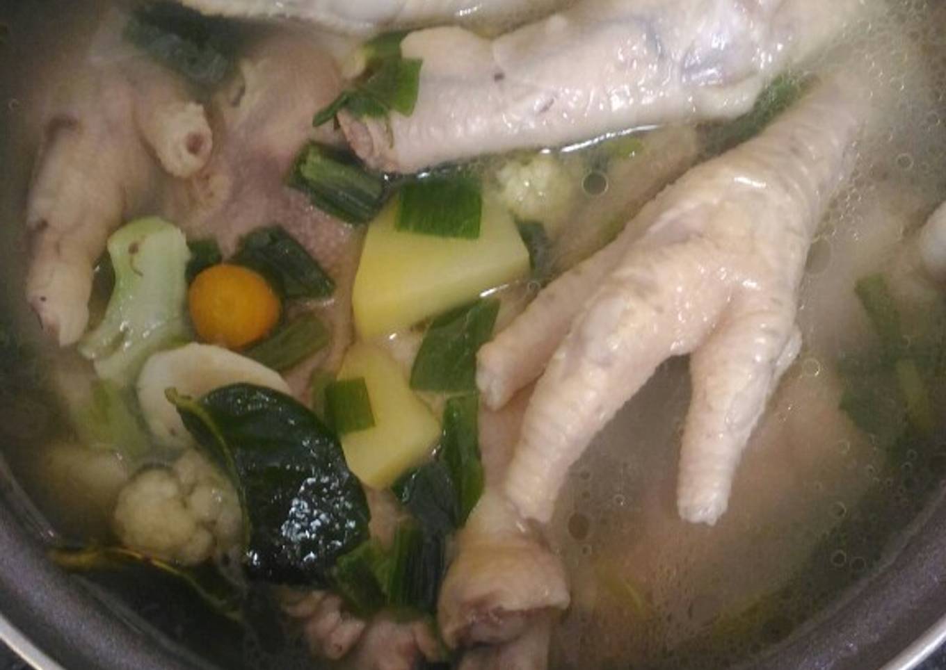 Sop kentang ceker ayam