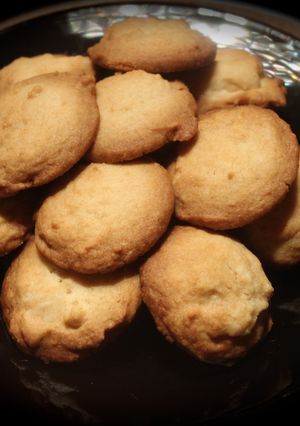 A picture of Cashew and Honey Butter Cookies.