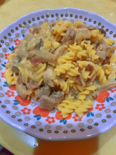 白醬雞肉義大利麵 的食譜成品照片