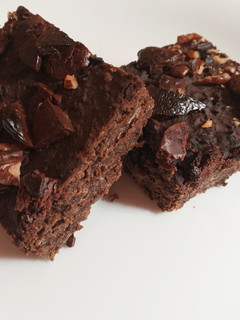 Una foto de Brownie de porotos negros: sin gluten, sin lácteos, sin huevo