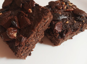 Una foto de Brownie de porotos negros: sin gluten, sin lácteos, sin huevo