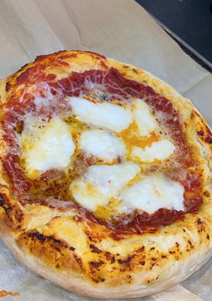 Une photo de Pizza napolitaine