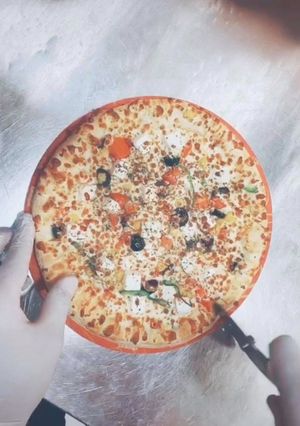 A picture of Pizza 🍕 fista.