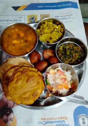 करवा चौथ स्पेशल थाली (Karwa chauth special thali recipe in Hindi) रेसिपी मुख्य फोटो