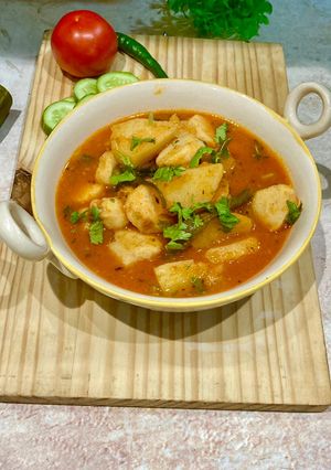 कुकर वाली अरबी टमाटर की सब्ज़ी(COOKER WAKI ALOO TAMATAR RECIPE IN HINDI) रेसिपी मुख्य फोटो