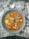 Lentejas guisadas con magro y chorizo