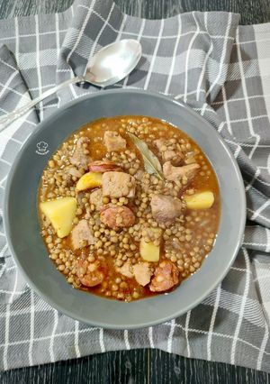 Una foto de Lentejas guisadas con magro y chorizo