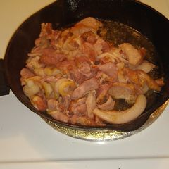 A picture of Garlic and onion bacon.
