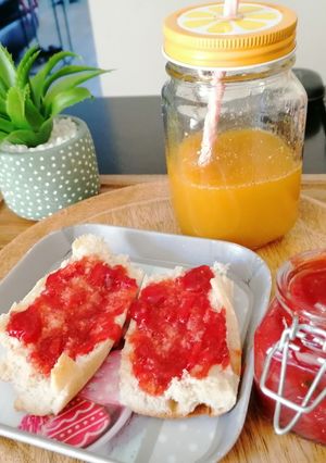 Une photo de Confiture de fraises et de poivrons rouge épicé au paprika