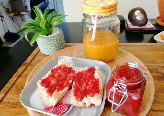 Confiture de fraises et de poivrons rouge épicé au paprika