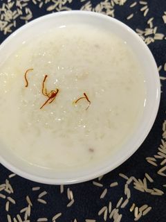 ખીર (Kheer Recipe In Gujarati) રેસીપી મુખ્ય ફોટો