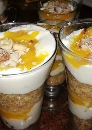 صورة لوصفة كاسات الكنافه بالكريم شانتيه والمانجو تحفه بجد 😋😋😋🍮🍸
