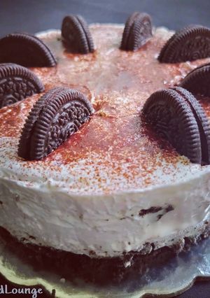 A picture of Oreo chessecake.