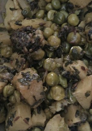 A picture of Methi Aalu Matar.