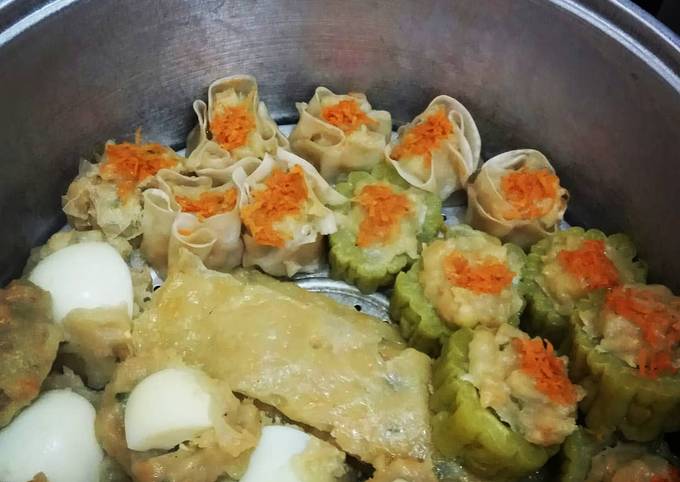 Siomai campur dari olahan udang, ayam, ikan mujair 😊😊