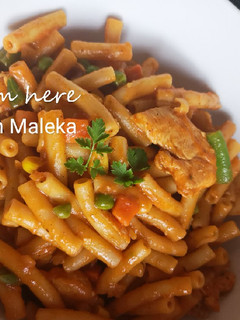 A picture of Tomato macaroni chicken breast.