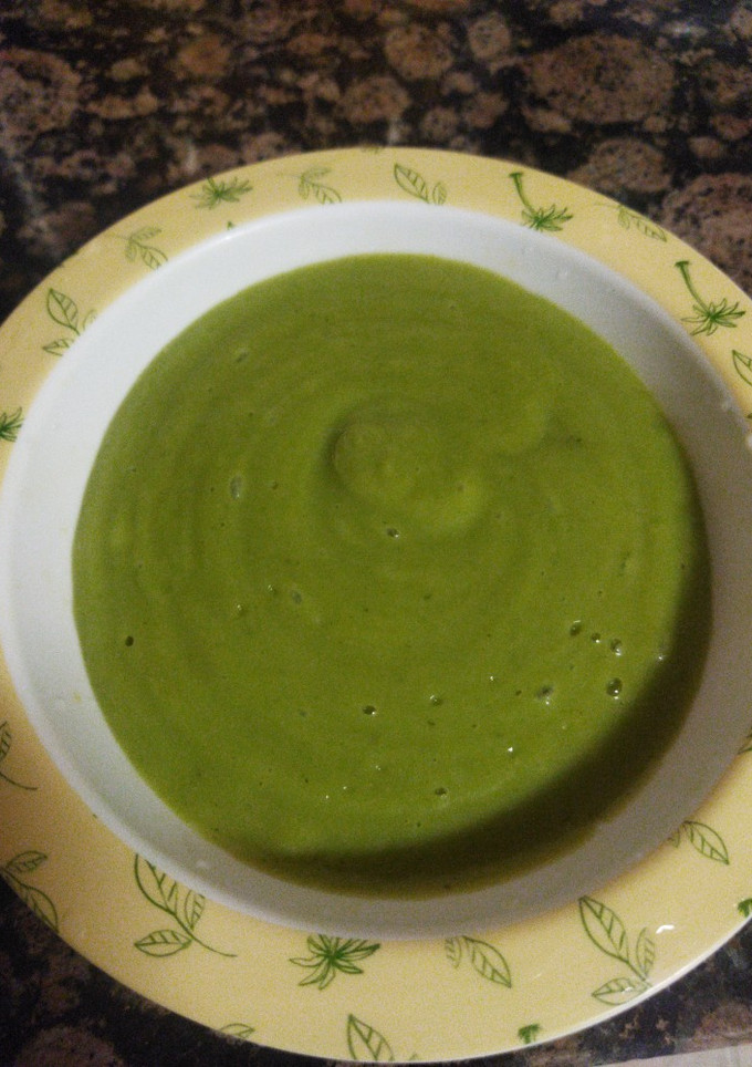 Una foto de Puré de brócoli y patatas para bebés