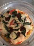 Pizza margarita con doble masa