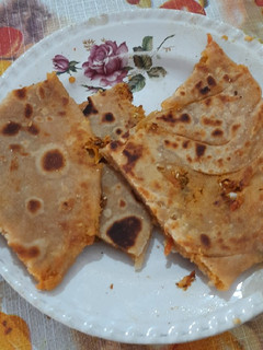 સ્ટફડ પરાઠા (Stuffed Paratha Recipe In Gujarati) રેસીપી મુખ્ય ફોટો